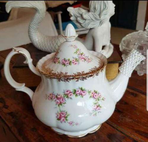 Royal Albert - "Dimity Rose' , 6-8 cup Teapot.