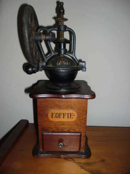 CAST IRON COFFEE GRINDER 30 CM
