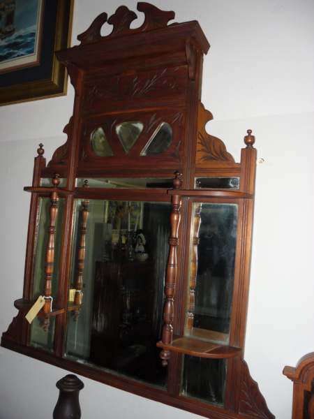 VICTORIAN MAHOGANY OVERMANTEL (100 X 115 CM)