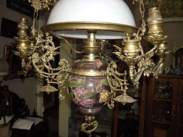 VICTORIAN HANGING OIL LAMP ( BEAUTIFULL)