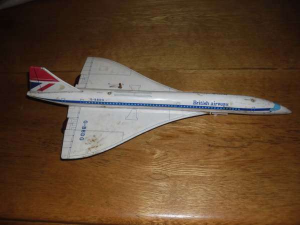 TINPLATE BRITISH AIRWAYS CONCORDE ( 46 X 22 CM)