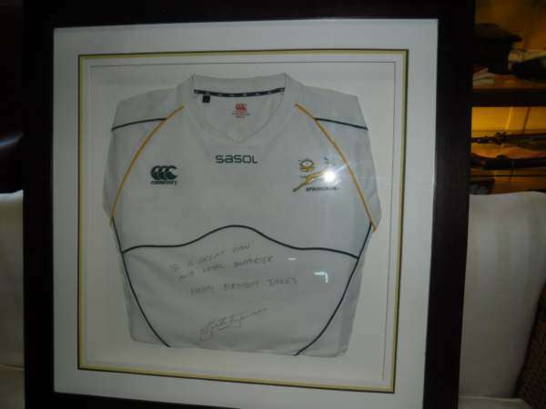 FRAMED SPRINGBOK PLAYERS JERSEY SIGNED BY BUTCH JAMES