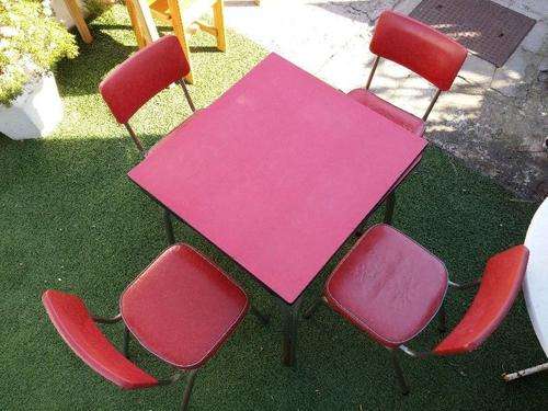 RETRO KITCHEN SET ( TABLE AND 4 CHAIRS)