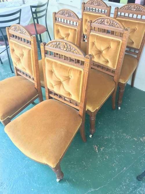 Edwardian Oak Chairs on castors in good condition: Set of 6 ( Bid for the set )