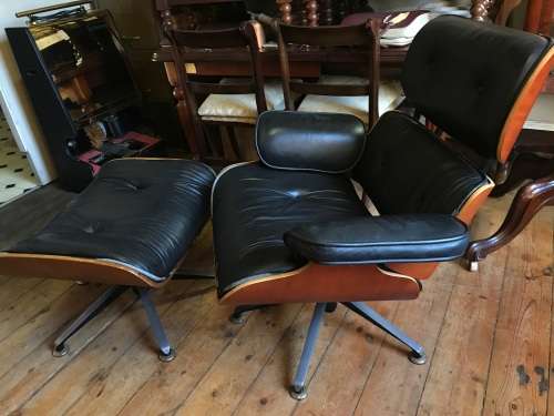 Eames Type Chairs: pair of leather chairs with ottomans