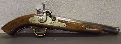 Kentucky Flintlock Lighter in good condition ( 38cm long )