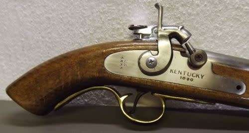 Kentucky Flintlock Lighter in good condition ( 38cm long )