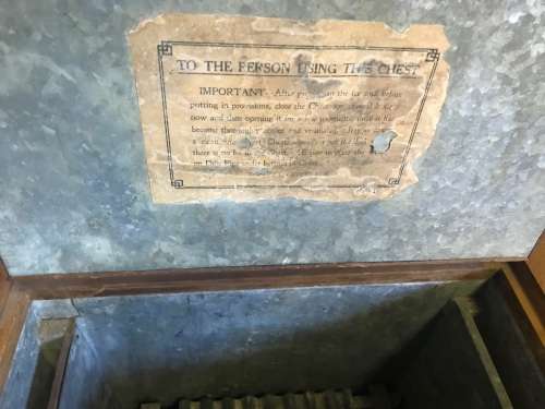 Oak Wooden Star Fridge in good condition ( 100 x 60 x 40 cm )