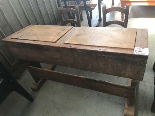 Very Rare Oregon Schoolbench in original condition