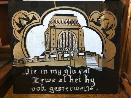 VOORTREKKER MONUMENT HANDPAINTED GLASS PANEL ( 35 X 30 CM )