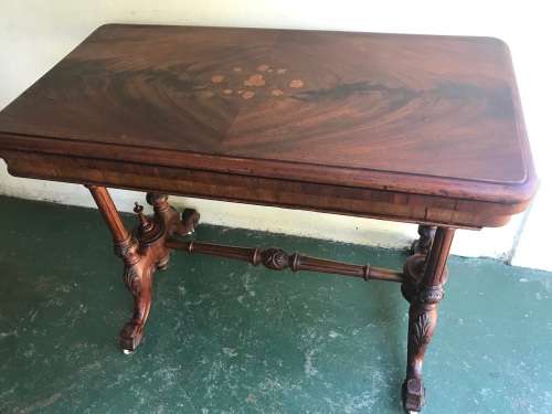 Beautifull Victorian Flame Mahogany Card Table in original good condition