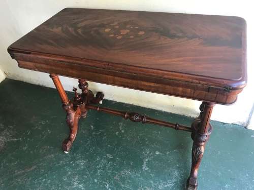 Beautifull Victorian Flame Mahogany Card Table in original good condition