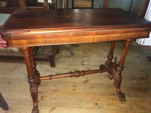Beautifull Victorian Flame Mahogany Card Table in original good condition