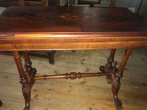 Beautifull Victorian Flame Mahogany Card Table in original good condition