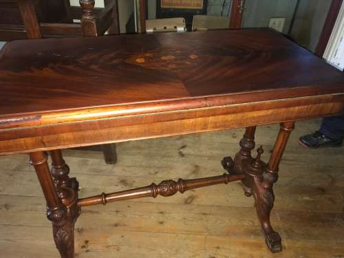 Beautifull Victorian Flame Mahogany Card Table in original good condition