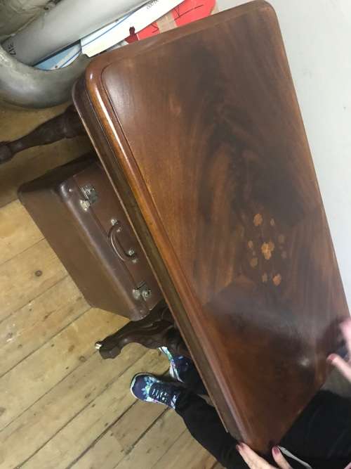 Beautifull Victorian Flame Mahogany Card Table in original good condition