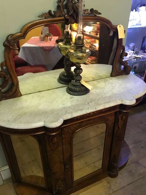 Magnificent Victorian Burr Walnut Chiffonier circa 1880 ( 120 x 145 x 40 cm )only for kiraalbutt