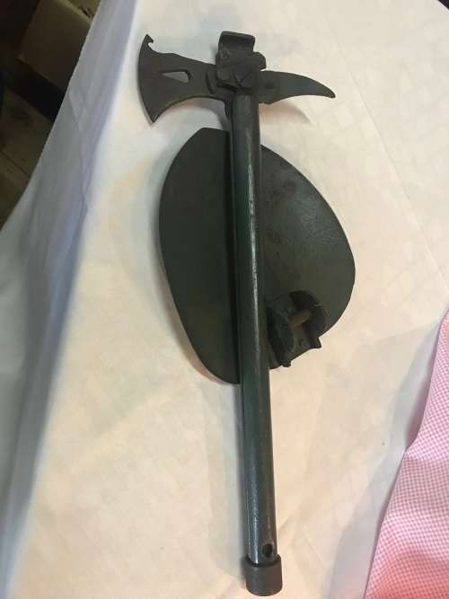 WW11 SPADE/AXE COMBINATION