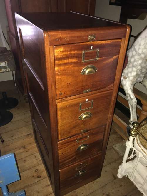 MAHOGANY FILING CABINET: BEAUTIFULLY RESTORED ( 132 x 70 x 45 cm )