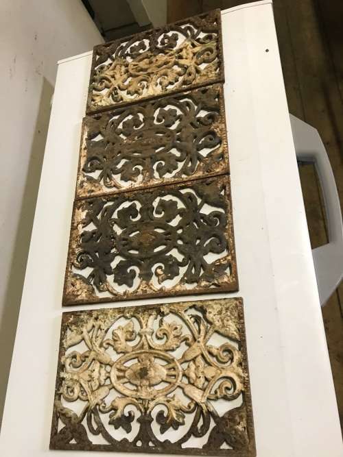 SET OF 4 CAST IRON GRIDS FROM OLD FARMHOUSE ( 21 X 31 CM )