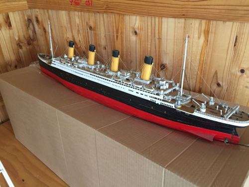 Titanic: Beautiful  Model in wood by Hachette (110 cm )