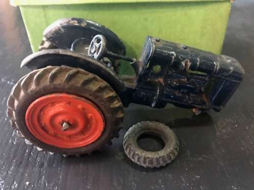 BRITAINS FORDSON TRACTOR IN ORIGINAL BOX