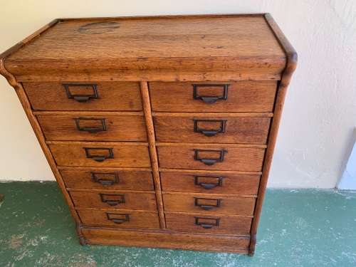 RARE GLOBE WERNICKE  OAK FILING CABINET (82 X 33 X 70 CM )