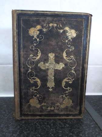 BEAUTIFUL GERMAN BIBLE 1848, LEATHER BOUND WITH 62 ENGRAVINGS