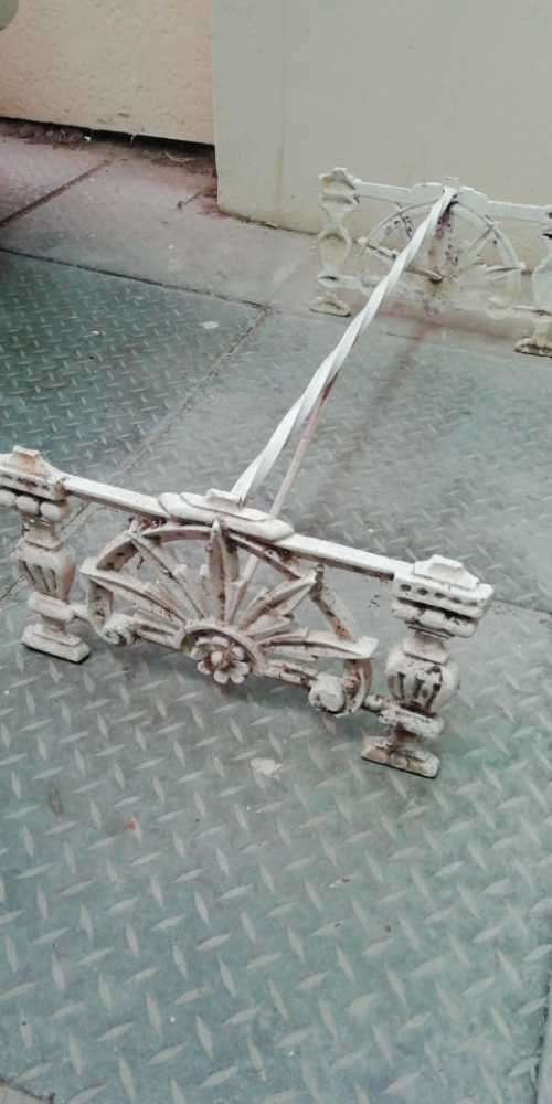 Cast Iron Coffee Table Base ( 900 x 430 x 240 cm )