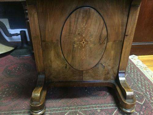 BEAUTIFUL VICTORIAN BURR WALNUT DAVENPORT IN ORIGINAL CONDITION CIRCA 1880