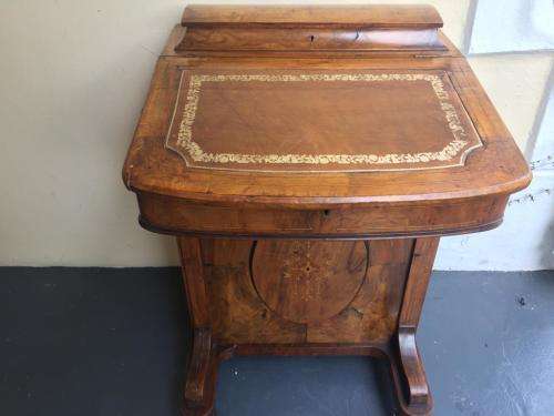 BEAUTIFUL VICTORIAN BURR WALNUT DAVENPORT IN ORIGINAL CONDITION CIRCA 1880