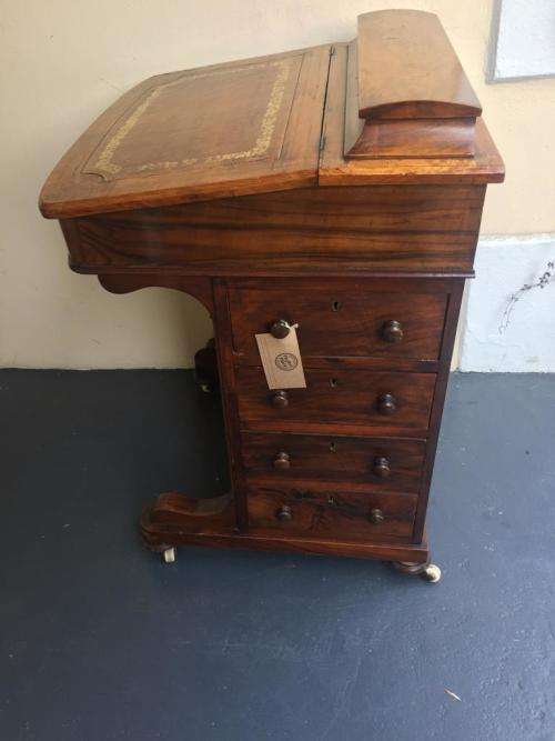 BEAUTIFUL VICTORIAN BURR WALNUT DAVENPORT IN ORIGINAL CONDITION CIRCA 1880