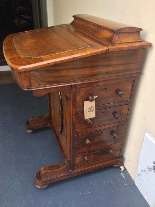 BEAUTIFUL VICTORIAN BURR WALNUT DAVENPORT IN ORIGINAL CONDITION CIRCA 1880