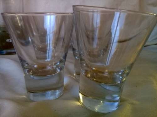 Art Deco Decanter and 8 Glasses ( 31 cm and 9.5 cm with thick bottoms )