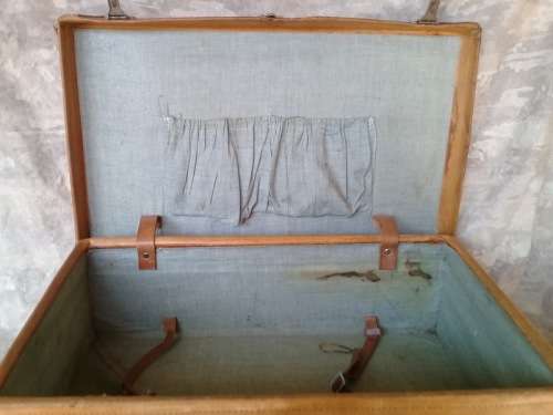 Beautiful Leather Suitcase ( 60 x 36 x 20 cm )