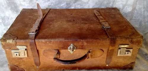 Beautiful Leather Suitcase ( 60 x 36 x 20 cm )