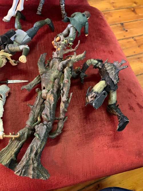 LORD OF THE RINGS COLLECTION OF FIGURINES