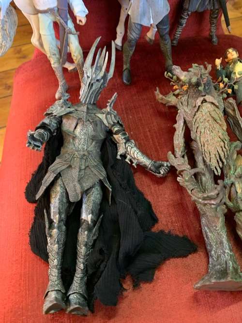 LORD OF THE RINGS COLLECTION OF FIGURINES