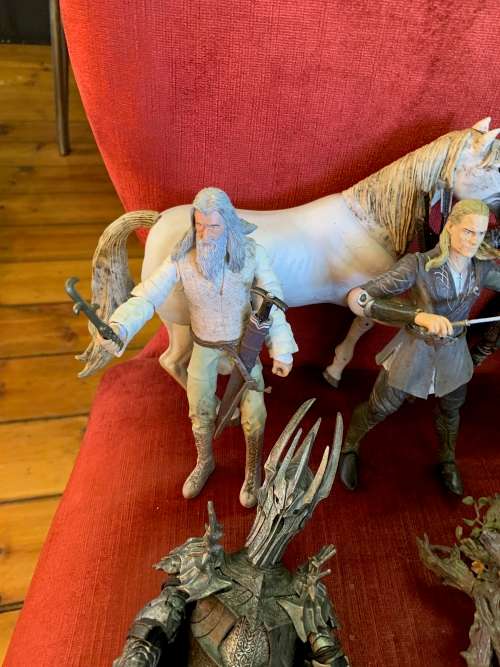 LORD OF THE RINGS COLLECTION OF FIGURINES