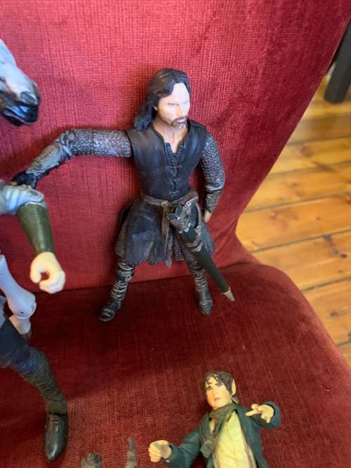 LORD OF THE RINGS COLLECTION OF FIGURINES