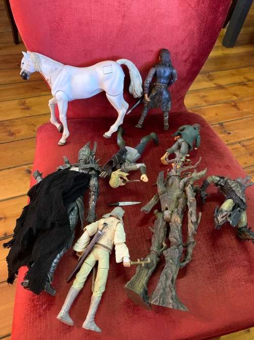 LORD OF THE RINGS COLLECTION OF FIGURINES