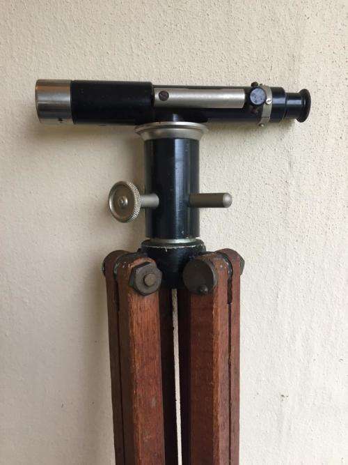 VINTAGE DUMPY LEVEL IN ORIGINAL BOX WITH STAND