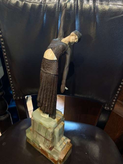 VINTAGE ART DECO FIGURINE ON MARBLE BASE
