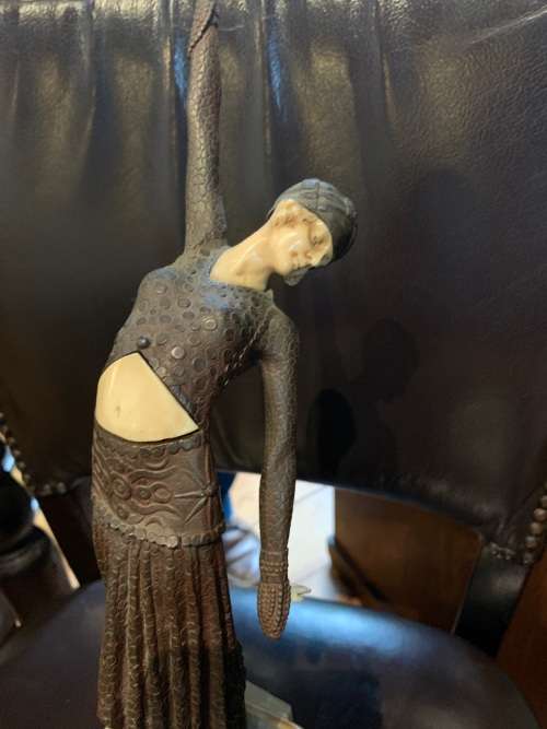 VINTAGE ART DECO FIGURINE ON MARBLE BASE