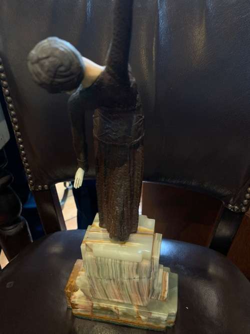 VINTAGE ART DECO FIGURINE ON MARBLE BASE