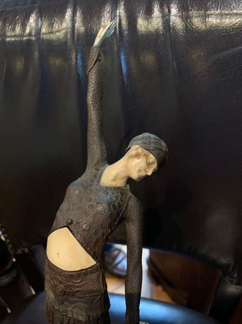 VINTAGE ART DECO FIGURINE ON MARBLE BASE