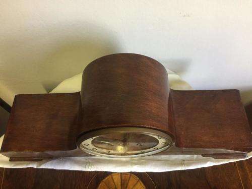 VINTAGE ART DECO MANTEL CLOCK ( WORKING WELL)