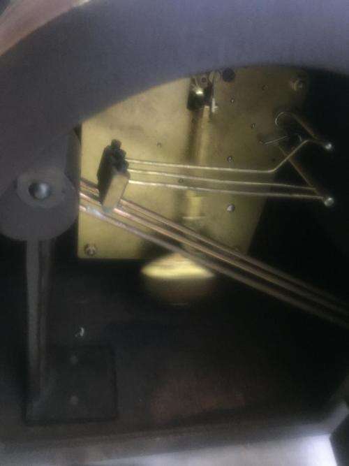 VINTAGE ART DECO MANTEL CLOCK ( WORKING WELL)