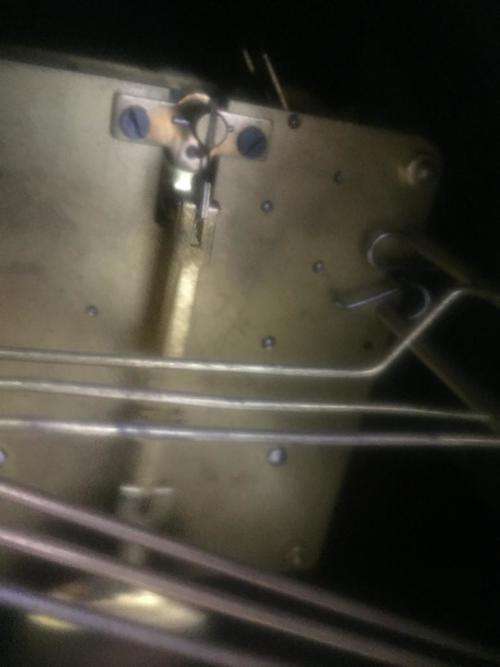 VINTAGE ART DECO MANTEL CLOCK ( WORKING WELL)