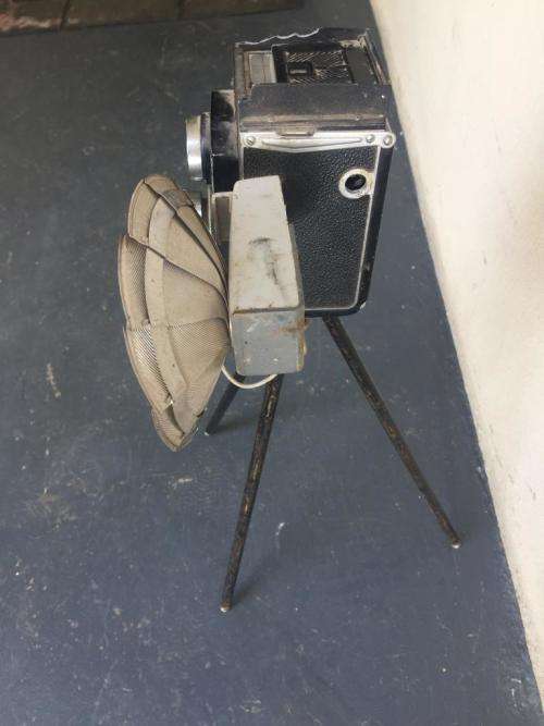 VINTAGE JAPANESE YASHIKOR CAMERA ON TRIPOD